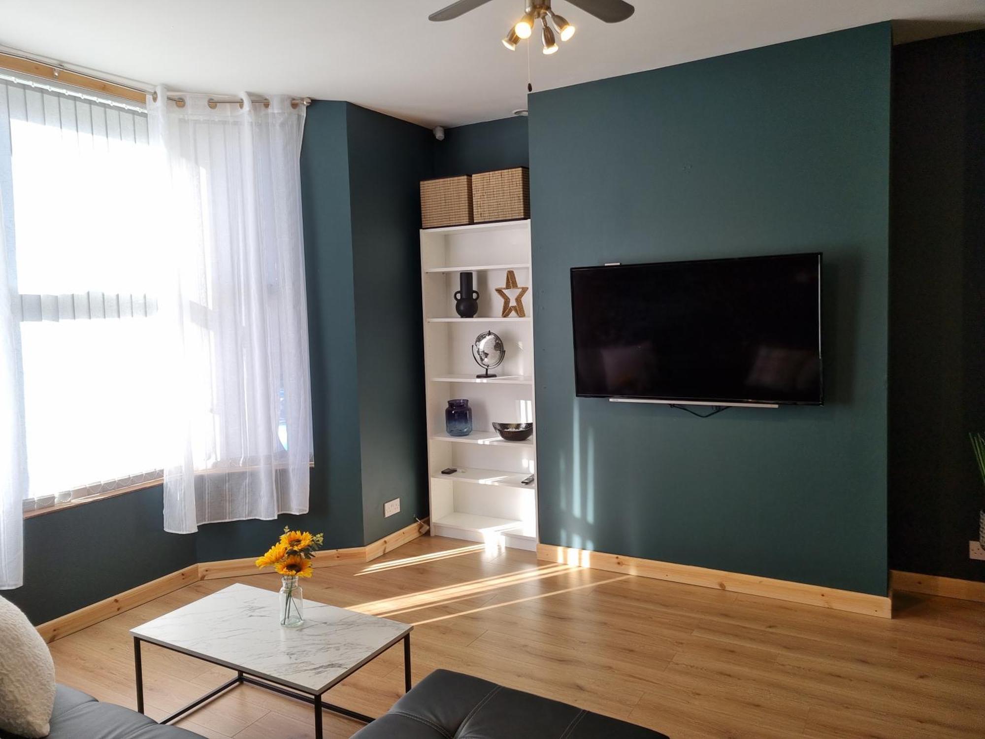 Anfield Luxe Retreat - Stylish Stay With Parking - Steps From Stadium - Short Drive To City Centre Liverpool Exteriör bild