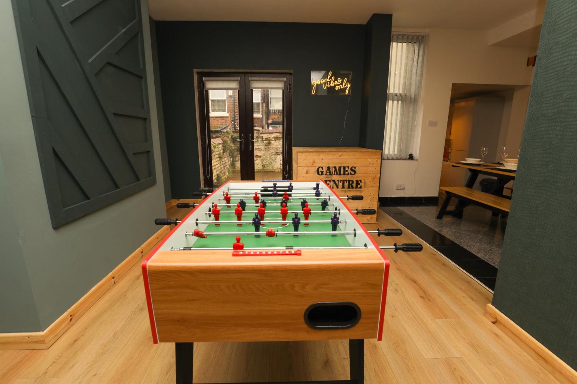 Anfield Luxe Retreat - Stylish Stay With Parking - Steps From Stadium - Short Drive To City Centre Liverpool Exteriör bild