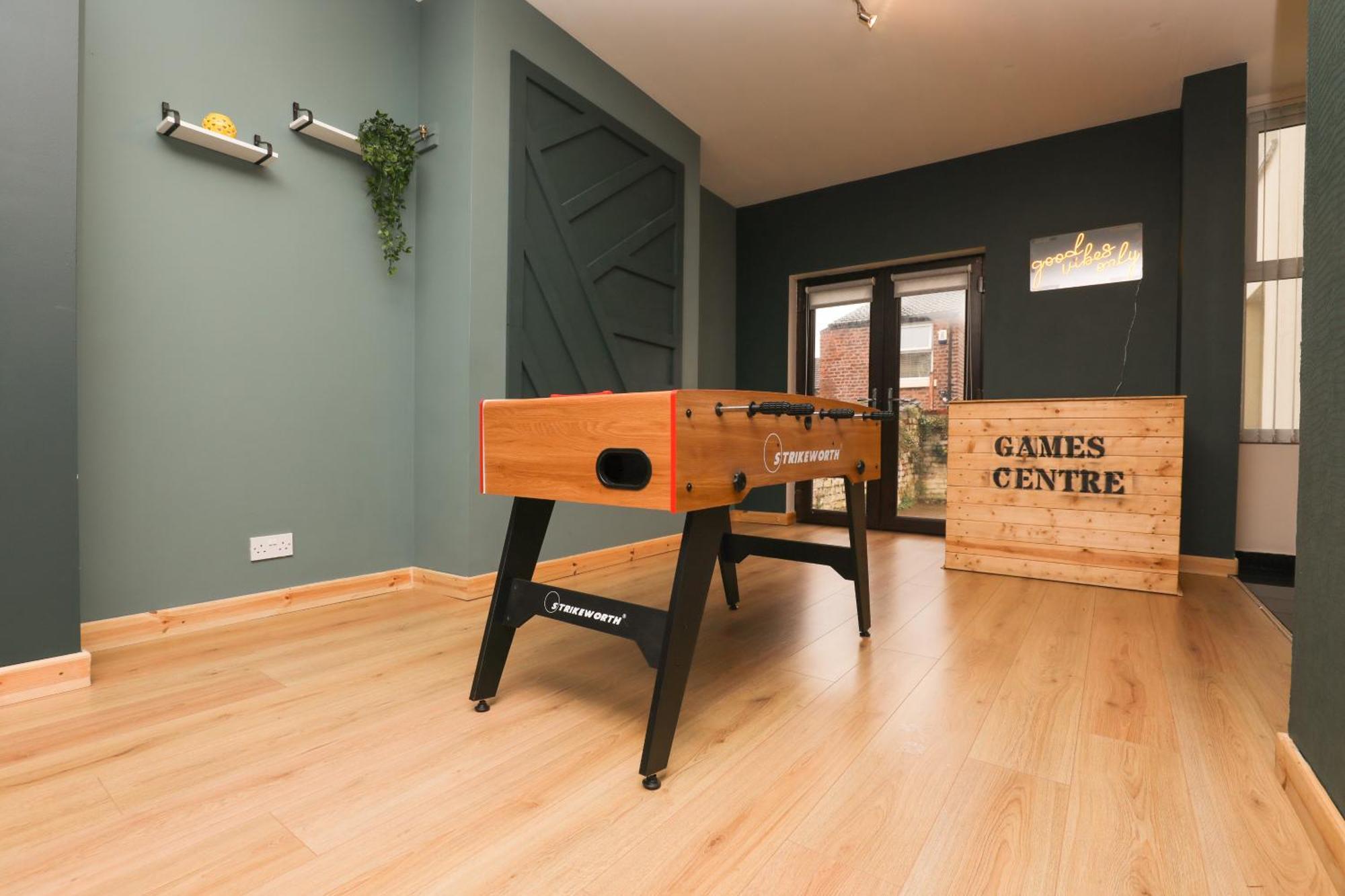 Anfield Luxe Retreat - Stylish Stay With Parking - Steps From Stadium - Short Drive To City Centre Liverpool Exteriör bild