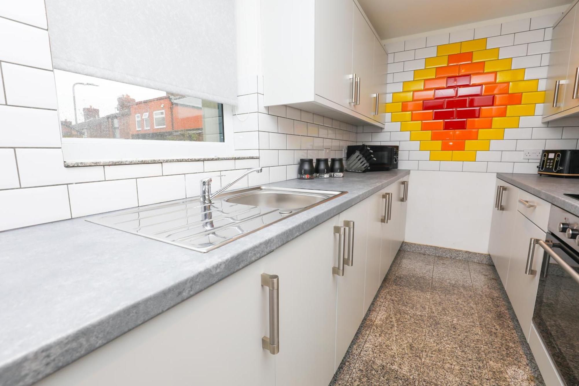 Anfield Luxe Retreat - Stylish Stay With Parking - Steps From Stadium - Short Drive To City Centre Liverpool Exteriör bild
