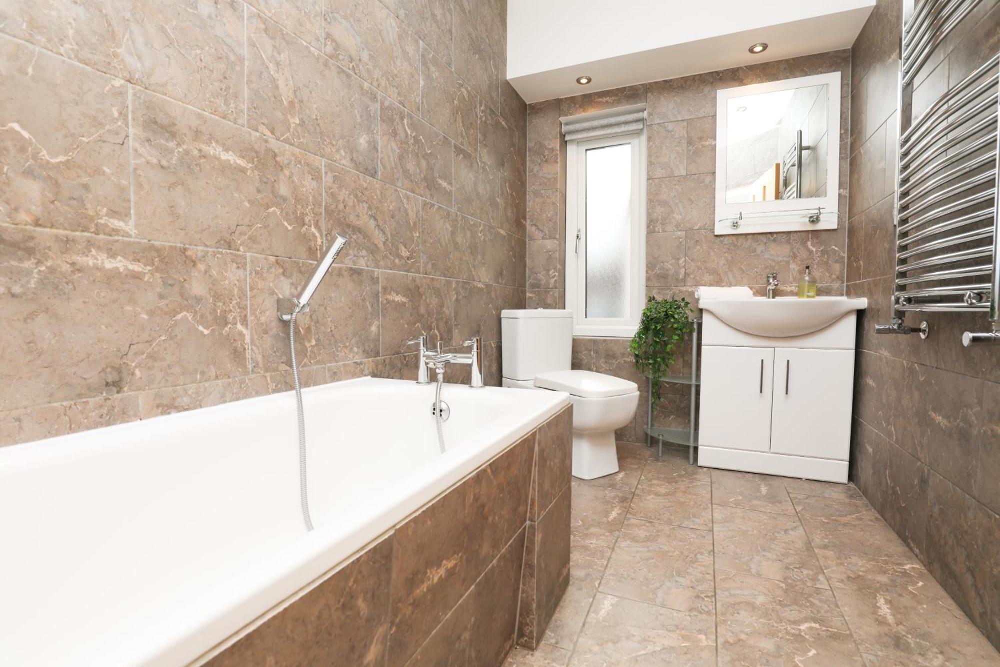 Anfield Luxe Retreat - Stylish Stay With Parking - Steps From Stadium - Short Drive To City Centre Liverpool Exteriör bild